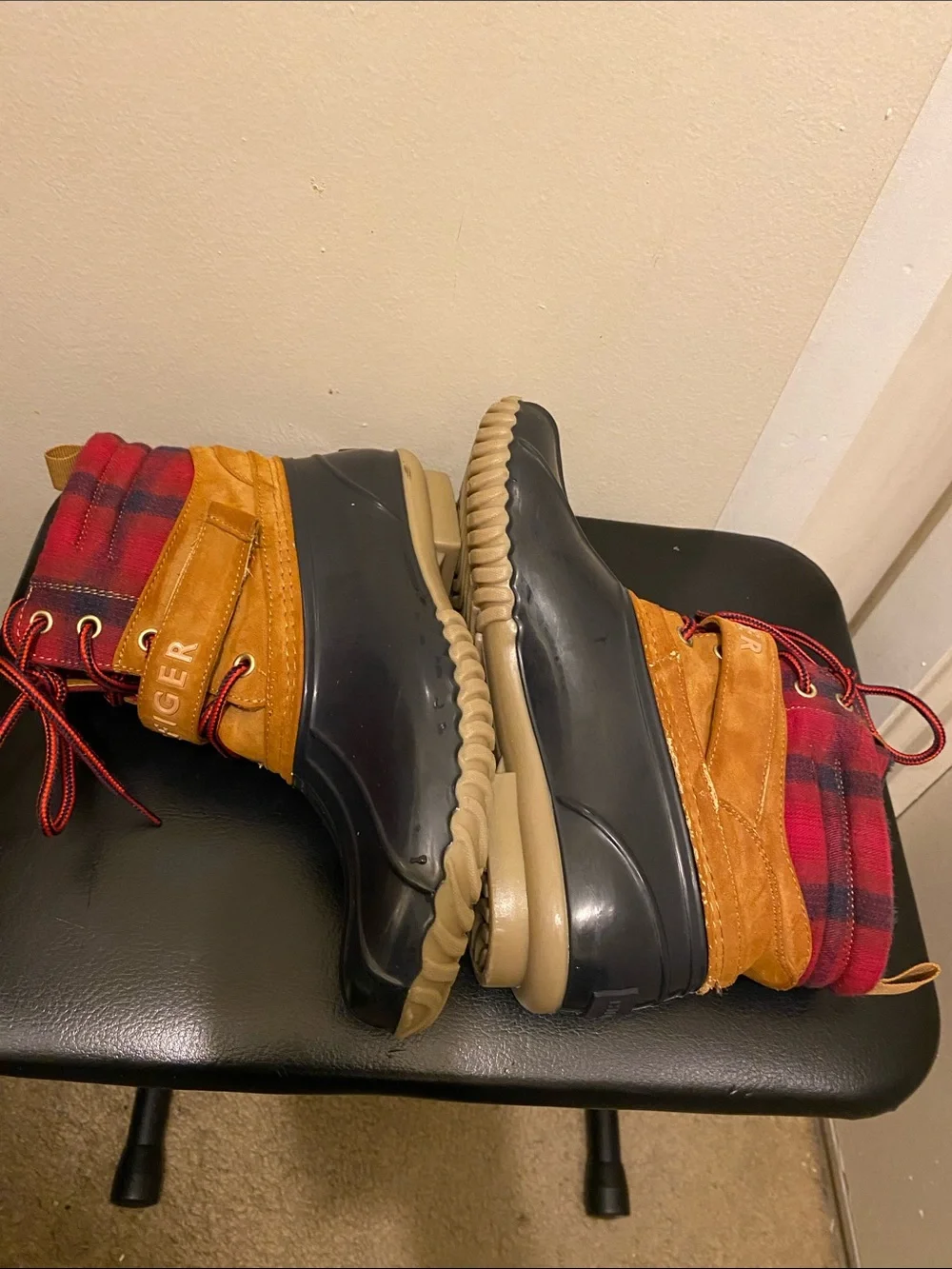 Tommy Hilfiger Ladies Navy, Tan and Red Duck Boots. Size 8m